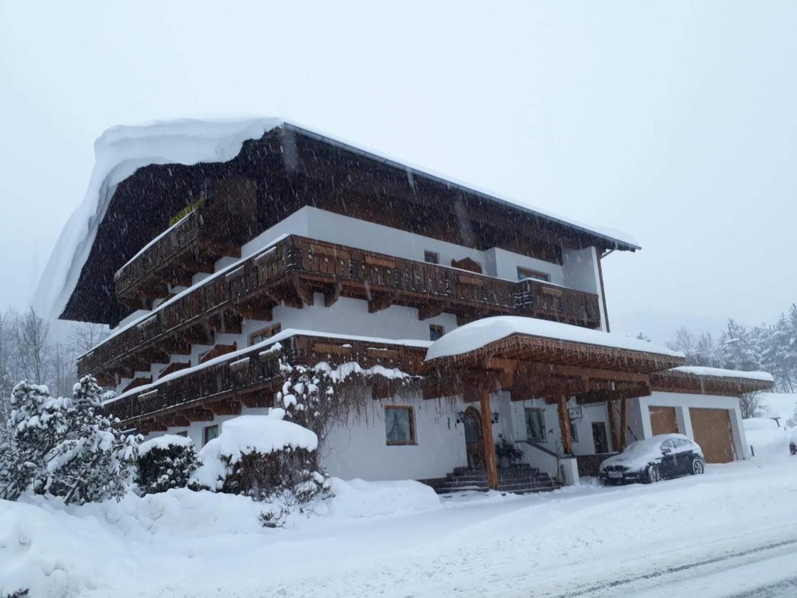 Pension Appartements Via Claudia Lermoos Room photo